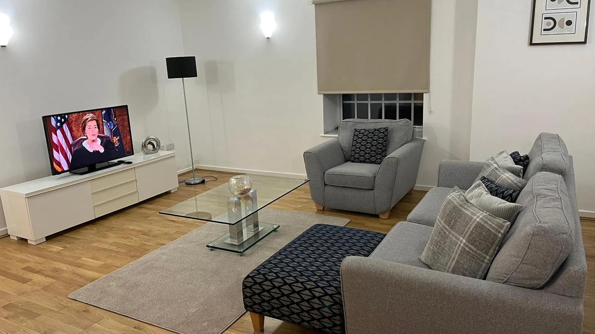 Roomzzz Near The Excel Exhibition Centre Royal Victoria O2 Arena Central London 24 Hour Self Check-In Pensión