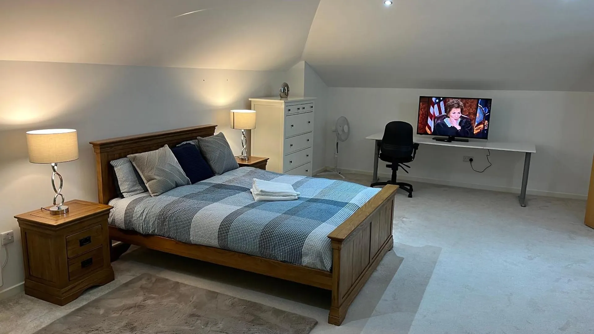 Roomzzz Near The Excel Exhibition Centre Royal Victoria O2 Arena Central London 24 Hour Self Check-In Reino Unido