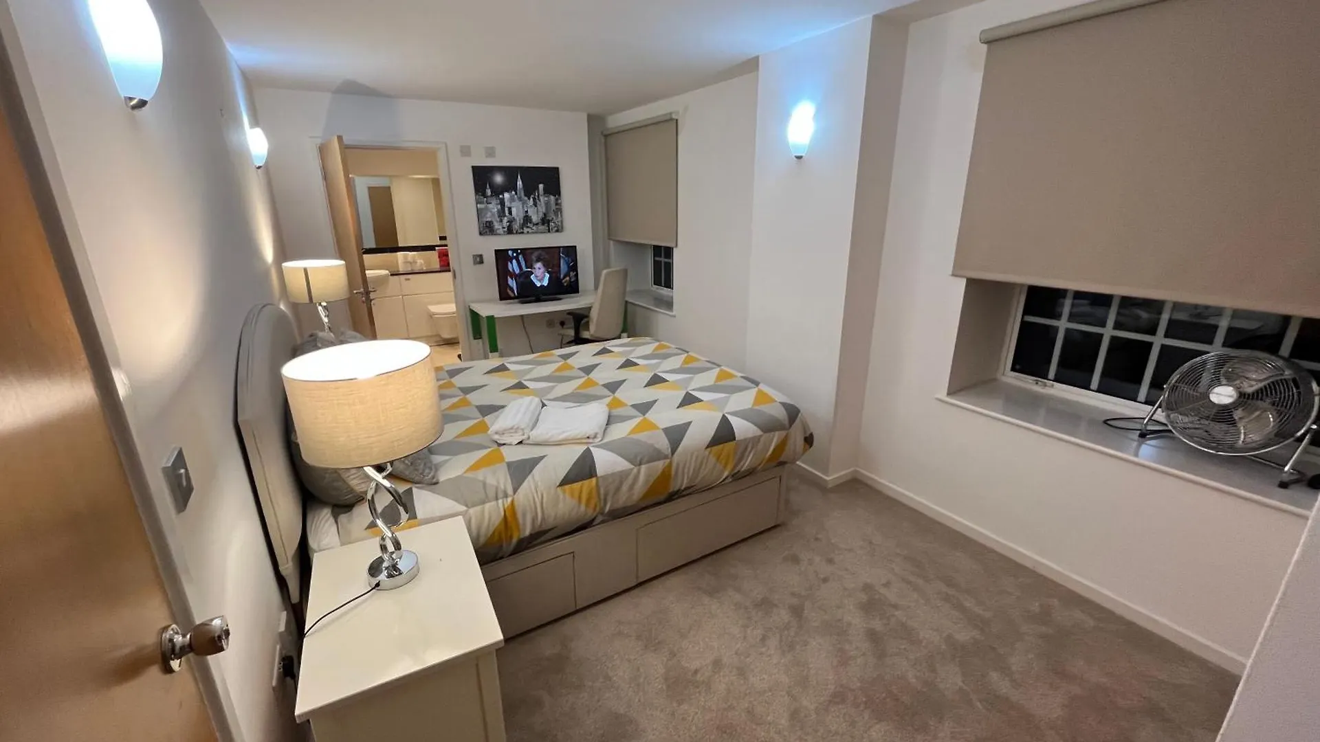 Roomzzz Near The Excel Exhibition Centre Royal Victoria O2 Arena Central London 24 Hour Self Check-In Pensión