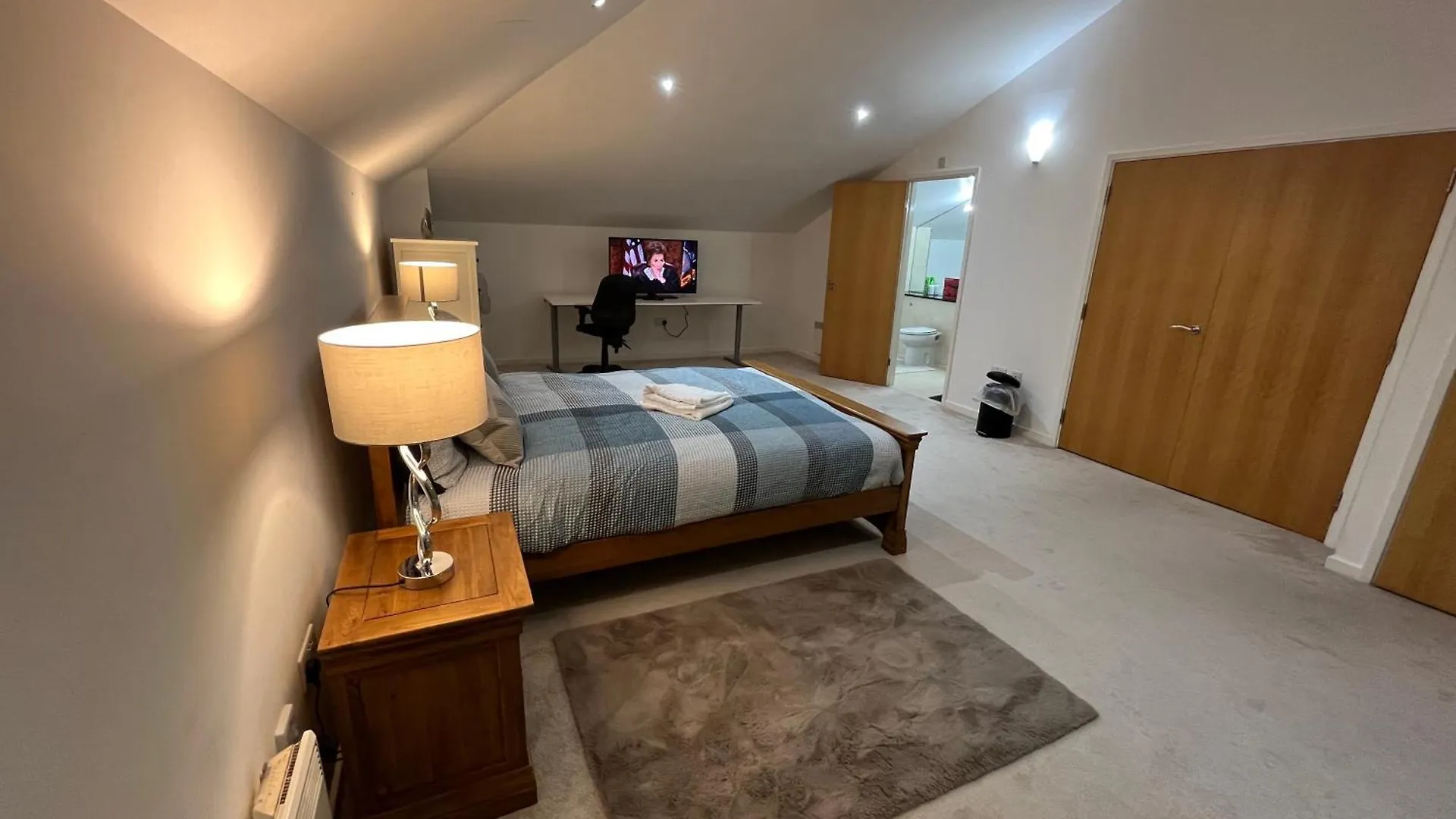 Roomzzz Near The Excel Exhibition Centre Royal Victoria O2 Arena Central London 24 Hour Self Check-In Reino Unido