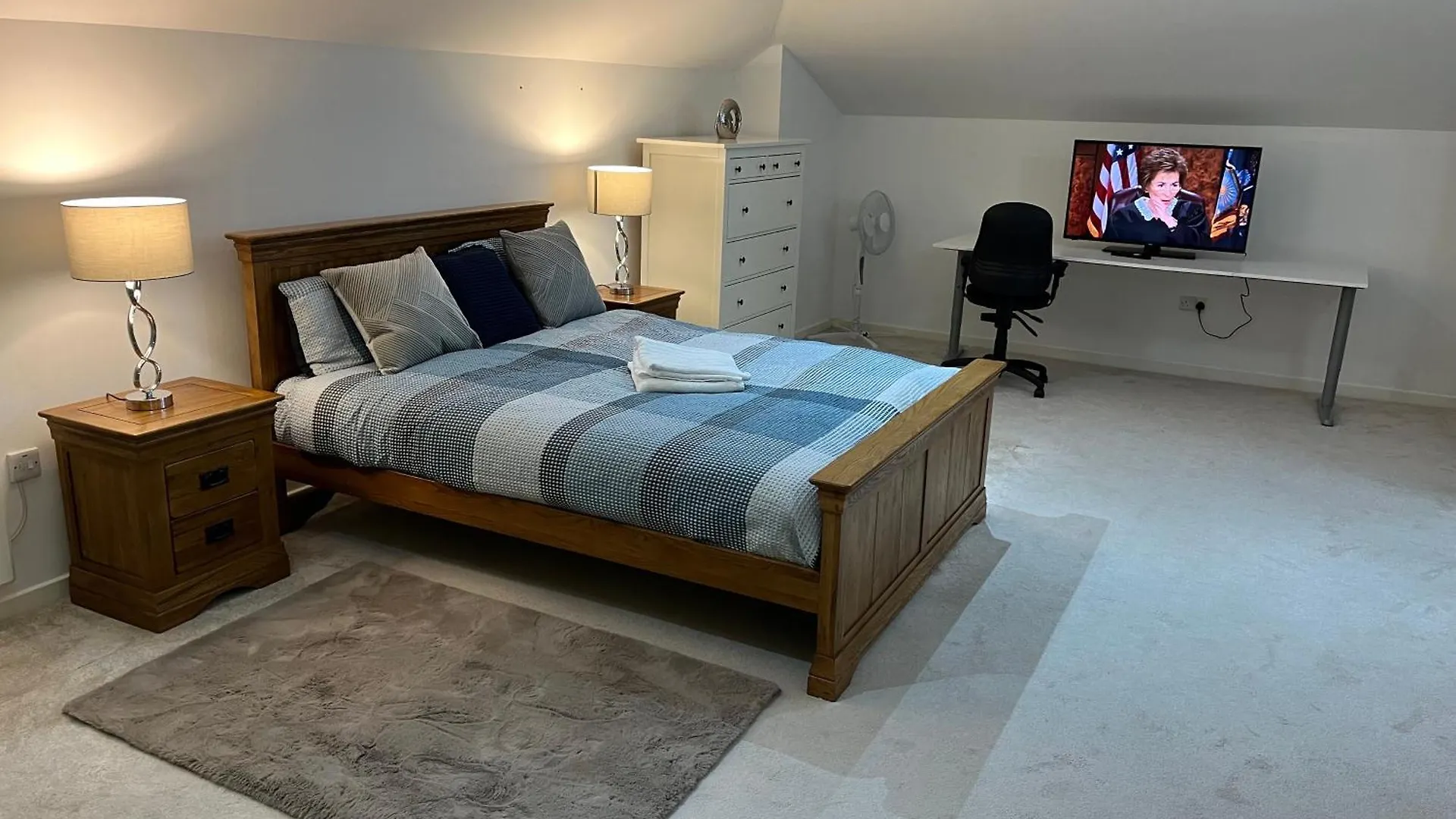 Roomzzz Near The Excel Exhibition Centre Royal Victoria O2 Arena Central London 24 Hour Self Check-In Pensión